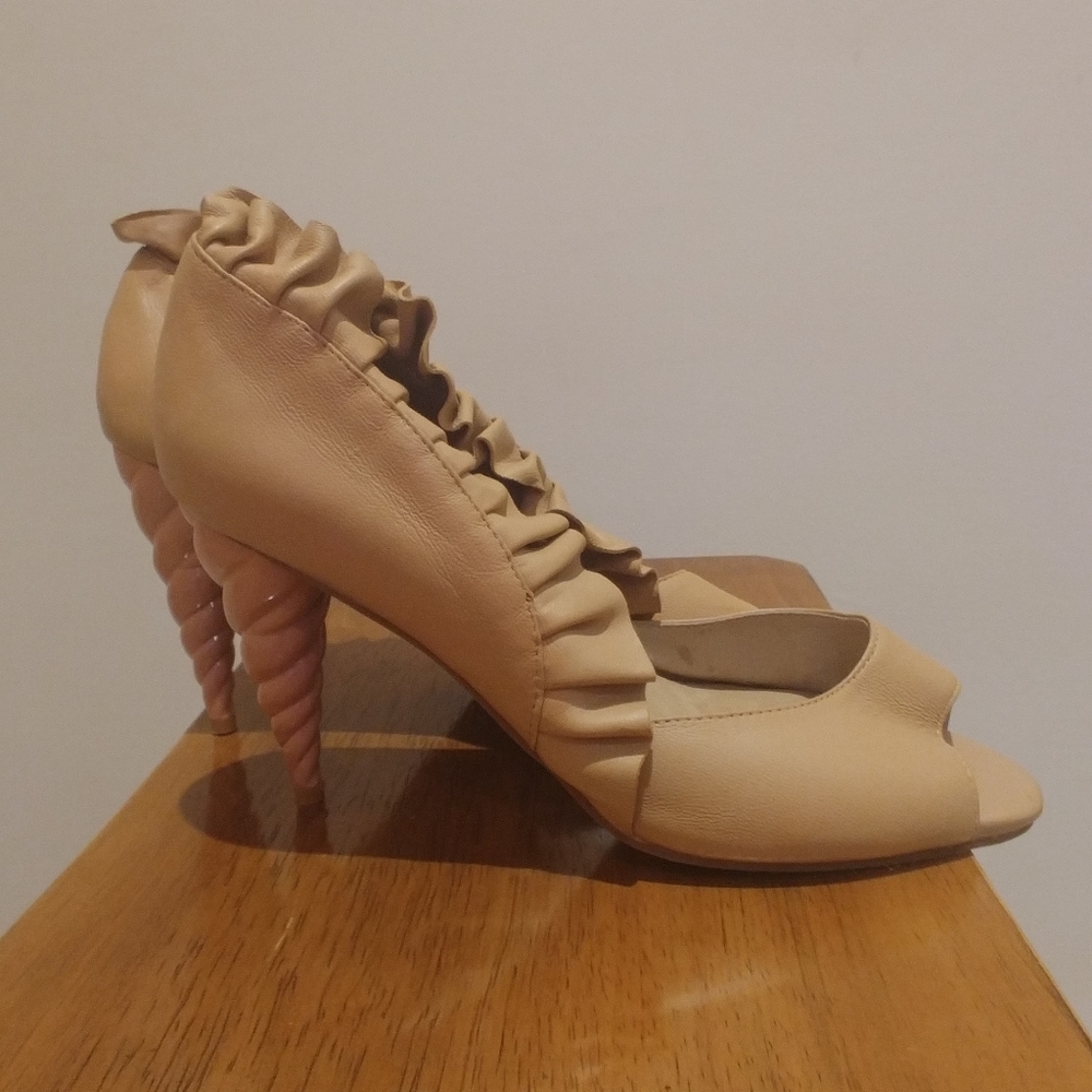 Jeffrey Campbell 7.5 Michelle blush unicorn heels